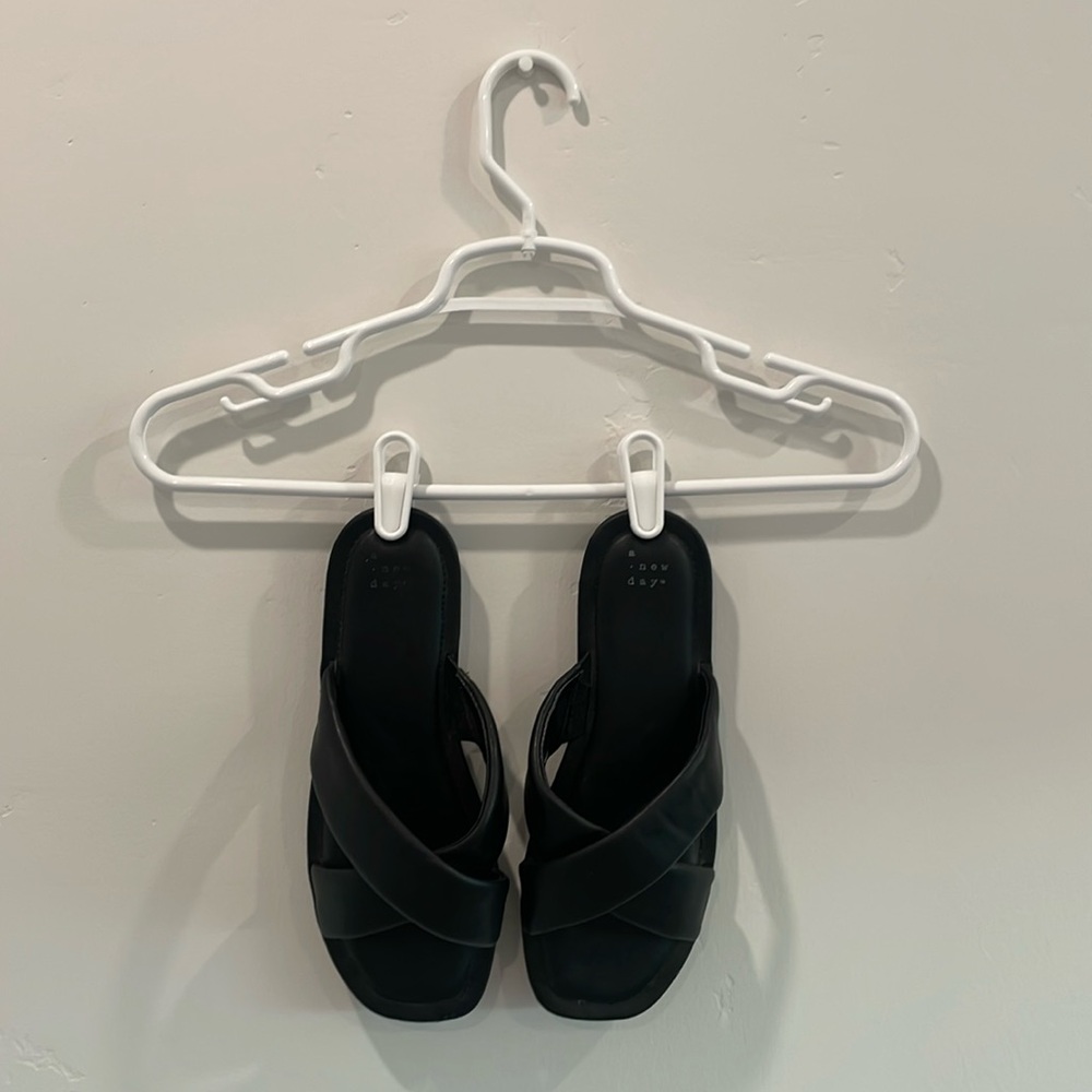 Cushion CrissCross Sandals